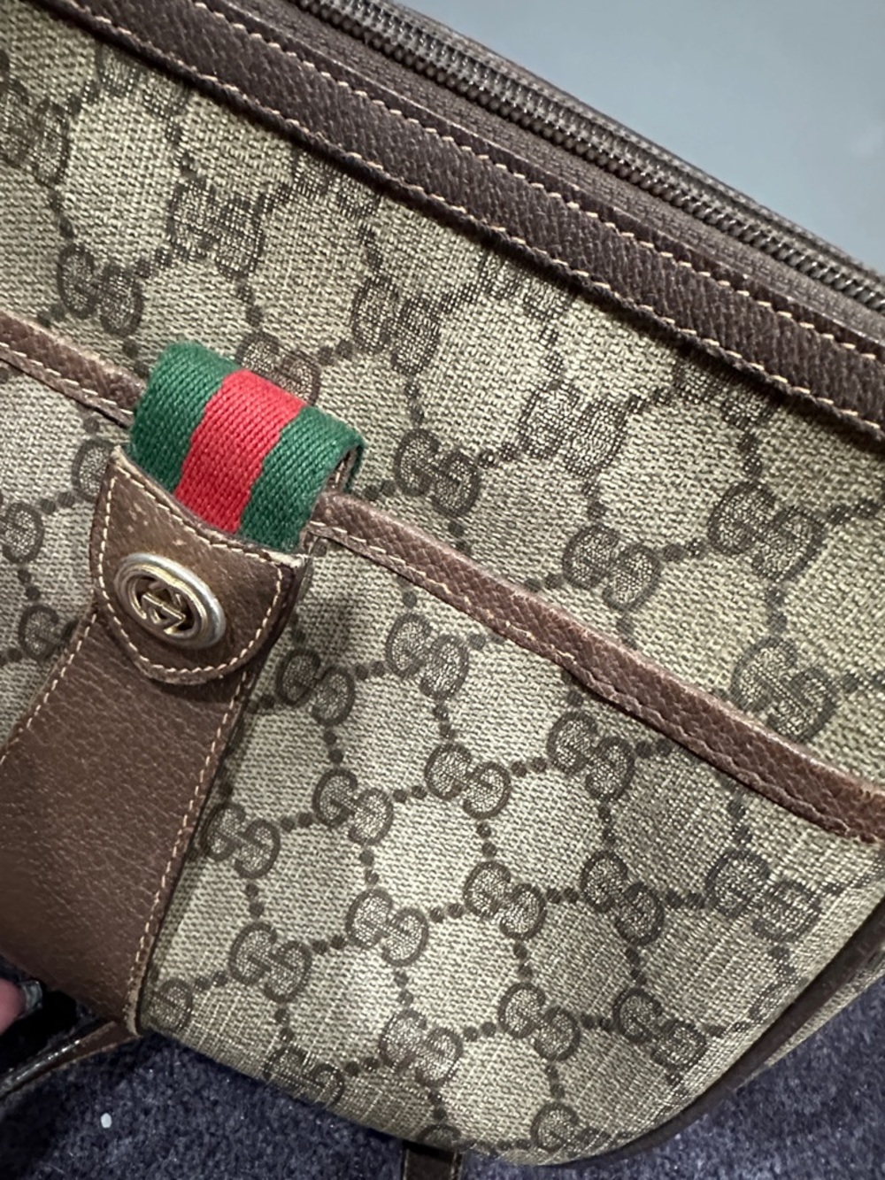 Gucci Beige Brown GG Canvas Crossbody with Green-Red Web Detail - Picture 4 of 17